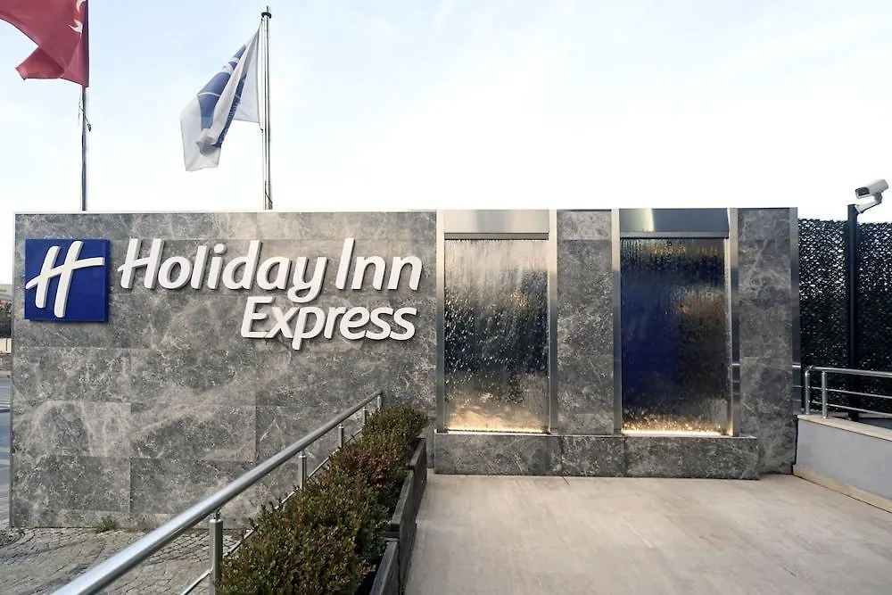 Holiday Inn Express Istanbul-Altunizade, an IHG Hotel