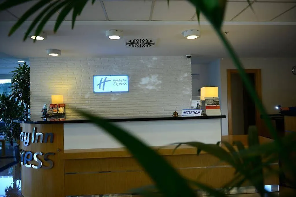 Hotel Holiday Inn Express Istanbul-Altunizade By Ihg